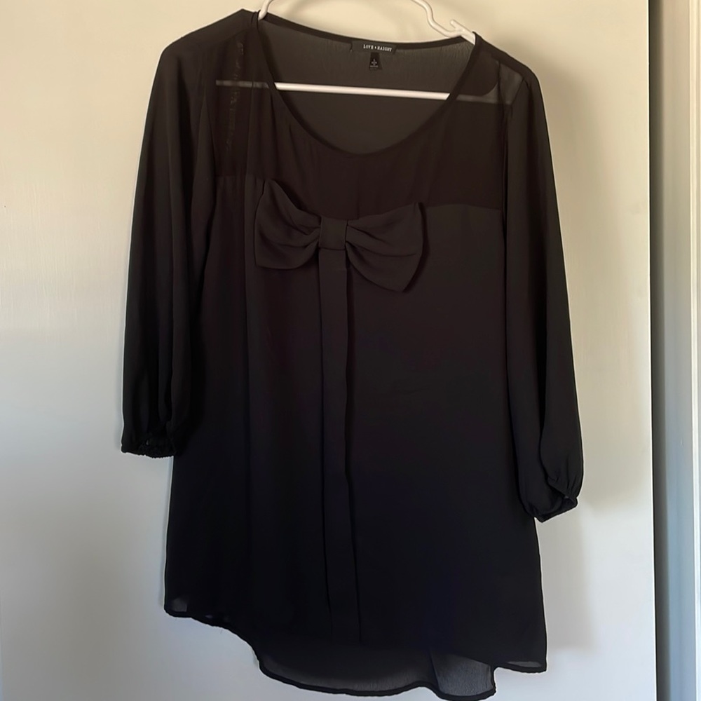 Size L blouse with bow.